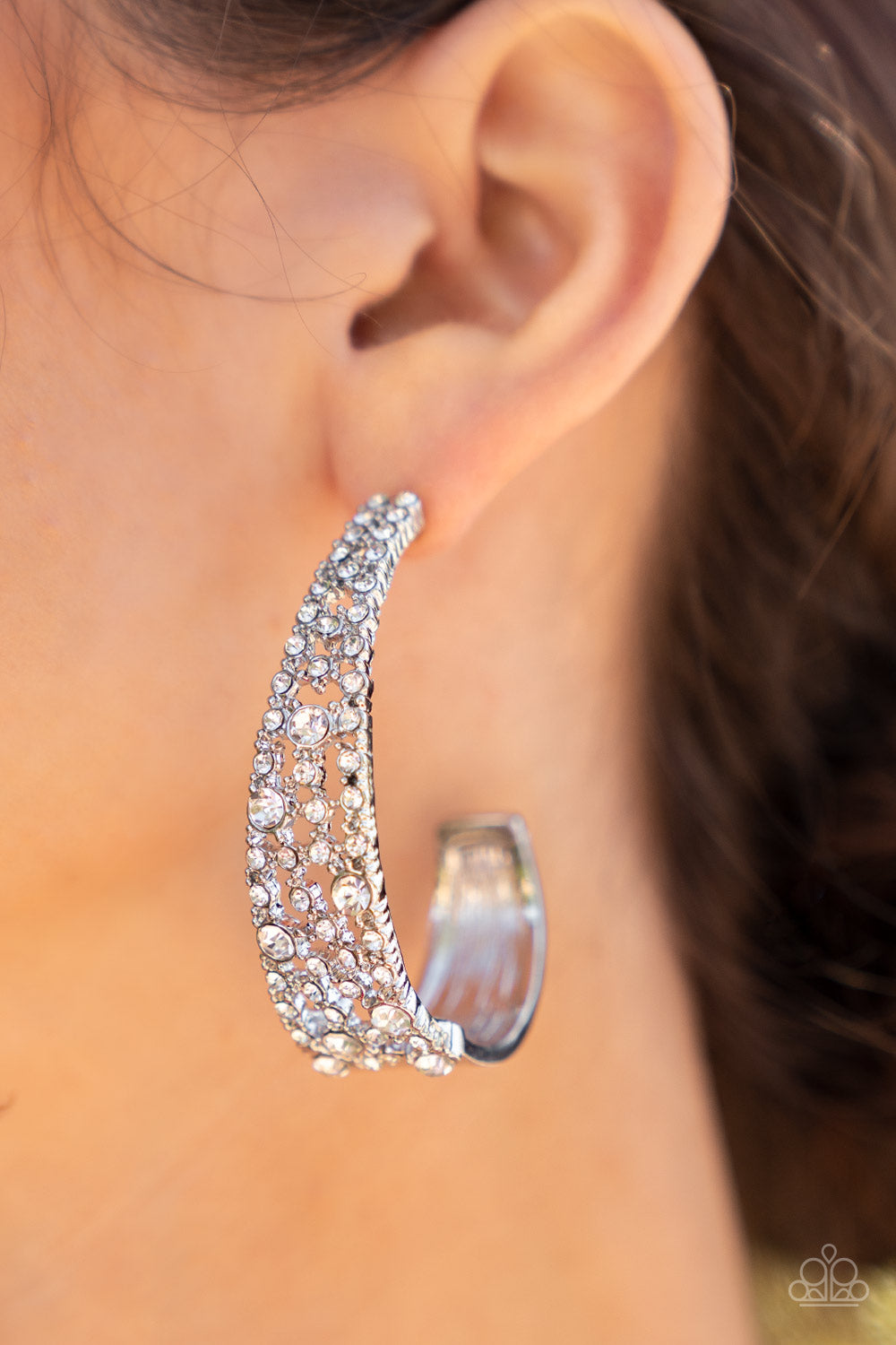 PAPARAZZI APRIL 2022 LIFE OF THE PARTY - COLD AS ICE - WHITE HOOP EARRING