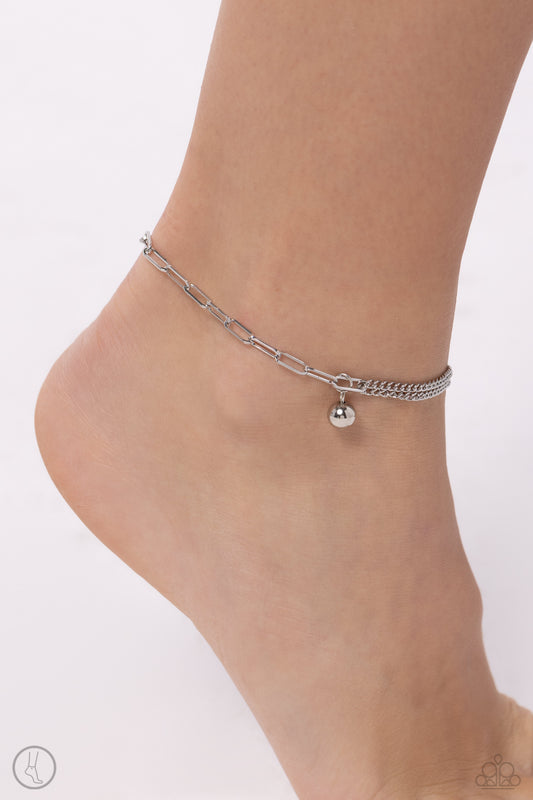 Solo Sojourn - Paparazzi Silver Anklet