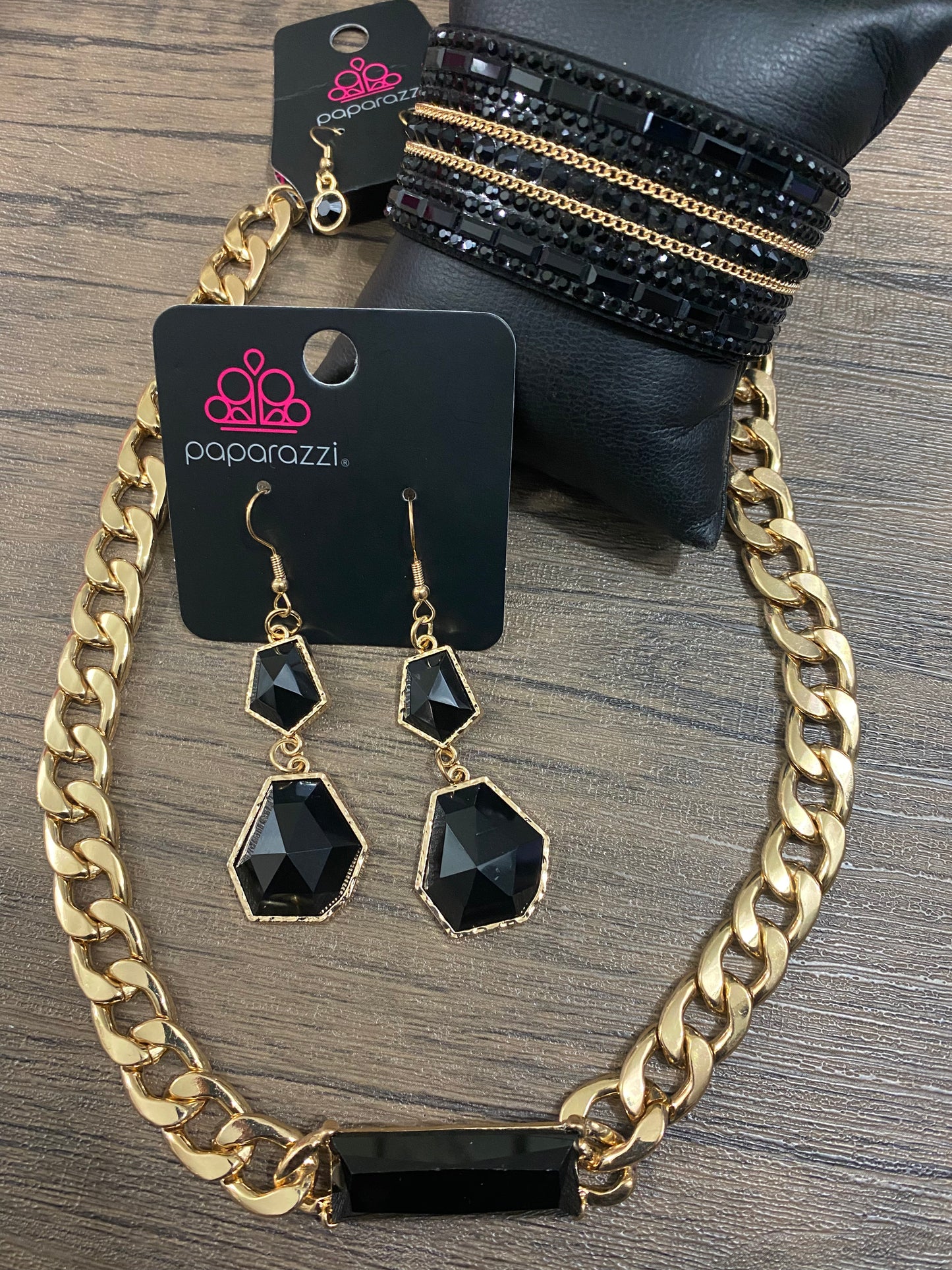 ✨🖤Black & Gold Set 🖤✨